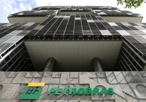 Read more about the article Troca de comando da Petrobras e morte de 25 em operação no Rio marcam a semana