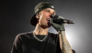 Read more about the article Justin Bieber se emociona em show no México