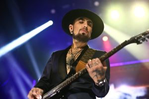 Read more about the article Dave Navarro (Jane’s Addiction) revela ter sintomas severos de COVID longa há pelo menos 6 meses