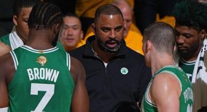 Read more about the article Ime Udoka, técnico do Celtics, culpa excesso de erros pela derrota contra os Warriors