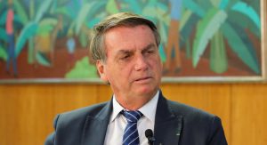 Read more about the article Bolsonaro admite que pode alterar teto de gastos após eleições