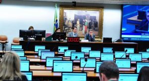 Read more about the article CCJ da Câmara aprova projeto que impede aposentadoria como punição a juízes