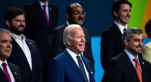 Read more about the article Biden afirma que Zelensky “não quis ouvir” advertências sobre invasão russa