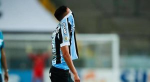 Read more about the article Inimigo do G4? Grêmio empata em Recife e segue no calvário da Série B