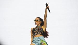 Read more about the article Anitta se apresenta em L.A Pride In The Park e plateia vibra com novas canções