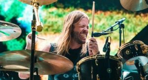 Read more about the article Shows em tributo a Taylor Hawkins terão Alanis, Liam Gallagher, membros do Queen, Rush e mais