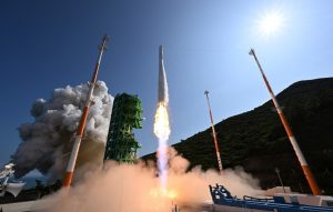 Read more about the article Coreia do Sul lança com sucesso primeiro foguete espacial de fabricação própria