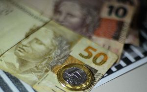 Read more about the article Auxílio Brasil foi pago hoje para beneficiários com NIS final 3