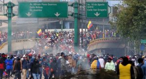 Read more about the article Equador: indígenas cobram multa de quem se nega a participar de protestos contra o governo