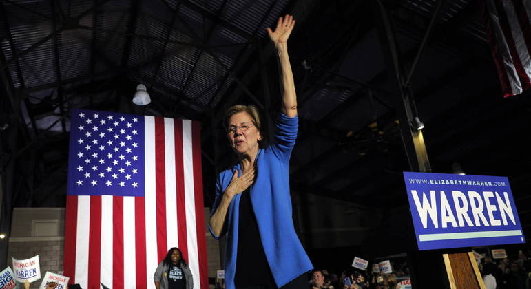 You are currently viewing Senadoras democratas pedem que Biden declare emergência de saúde pública após decisão sobre aborto