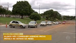 Read more about the article Alunos de autoescola reclamam que não conseguem agendar prova prática no Detran-DF