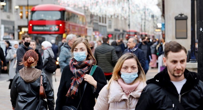 You are currently viewing Linhagens da variante Ômicron que resistem à imunidade impulsionam 7ª onda da pandemia na Europa