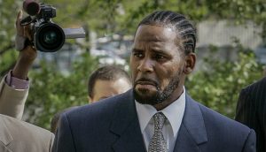 Read more about the article R. Kelly é condenado a 30 anos de prisão após crimes sexuais