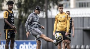 Read more about the article Bustos perde na comparação com três técnicos anteriores do Santos