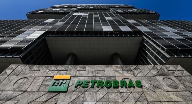 You are currently viewing PGR quer ouvir ex-presidentes da Petrobras e do BB para saber se Bolsonaro interferiu