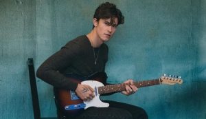 Read more about the article Shawn Mendes adia turnê: “Eu estou no meu limite”