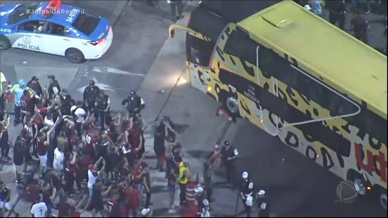 You are currently viewing Torcedores provocam tumulto no estádio do Maracanã antes do jogo entre Flamengo e Atlético Mineiro