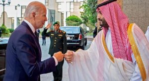 Read more about the article Encontro de Biden com príncipe saudita prejudica sua imagem de defensor dos direitos humanos