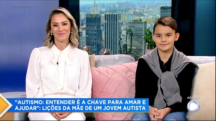 You are currently viewing Mãe de jovem com autismo ajuda outras famílias com sua história