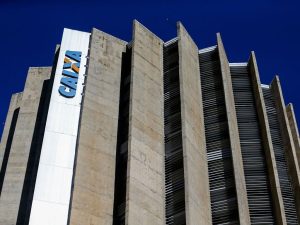 Read more about the article Funcionários da Caixa cobram investigação sobre morte de diretor