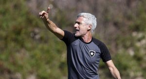 Read more about the article Botafogo enfrenta o Athletico-PR após quatro derrotas consecutivas