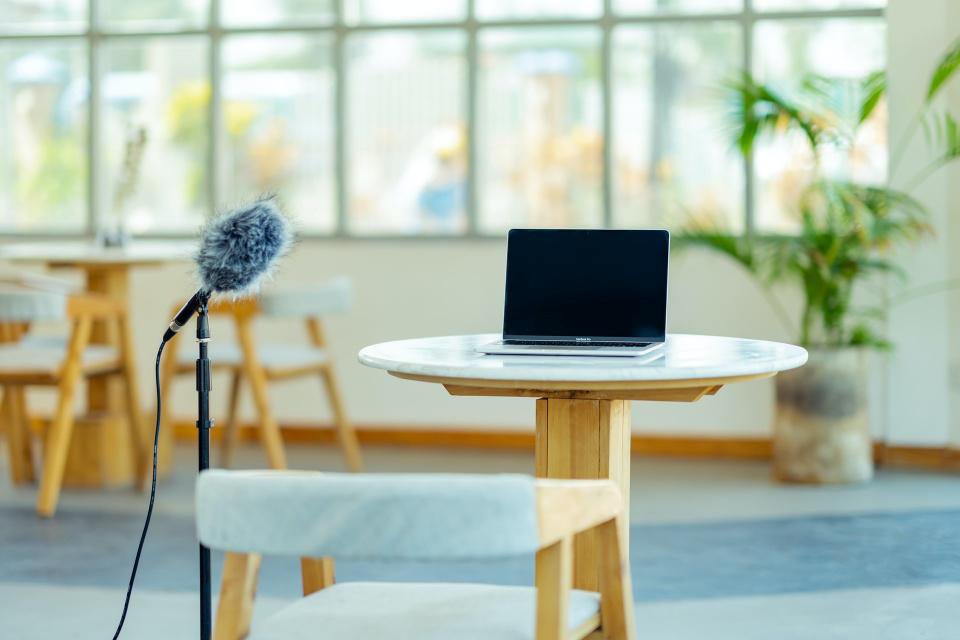 You are currently viewing Google Meet libera transmissões de reuniões ao vivo pelo YouTube