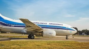 Read more about the article Avião faz pouso de emergência na Argentina após falsa ameaça de bomba