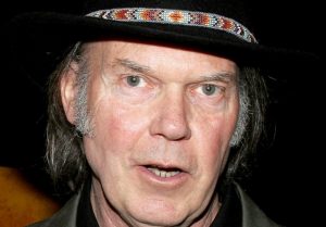 Read more about the article Neil Young bate o pé e se recusa a fazer shows por causa da pandemia: “não é seguro”