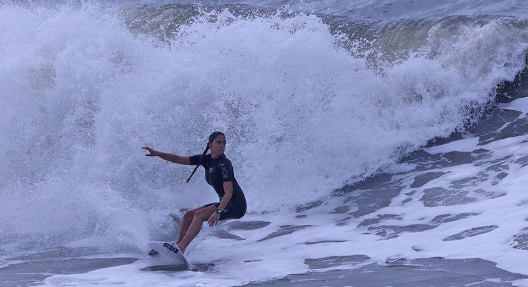 You are currently viewing São Paulo terá primeira mulher campeã de surfe profissional da história