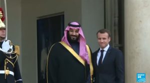 Read more about the article Macron ignora críticas para se encontrar com príncipe da Arábia Saudita