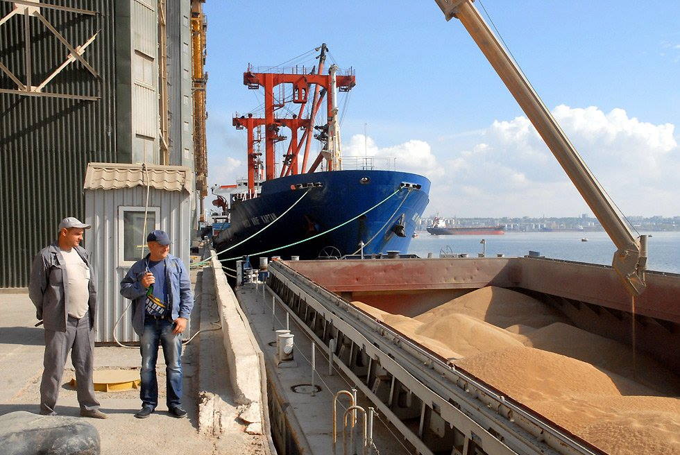 You are currently viewing 1º navio de transporte de grãos pode deixar a Ucrânia na segunda