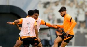 Read more about the article Com trio de reforços, Corinthians encerra preparação para encarar o Flamengo; veja provável escalação