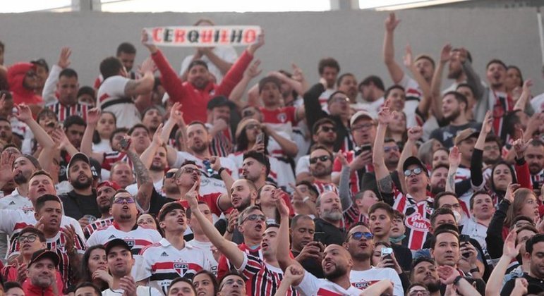 You are currently viewing São Paulo abre venda de ingressos para jogo contra o Flamengo pelo Campeonato Brasileiro