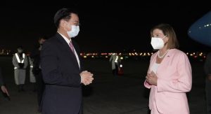 Read more about the article Viagem de Pelosi a Taiwan faz China e EUA mobilizarem as Forças Armadas