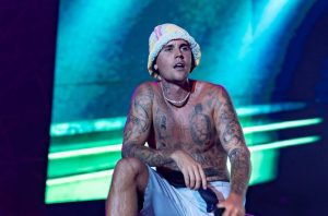 Read more about the article Justin Bieber faz primeiro show após se recuperar de paralisia facial; veja