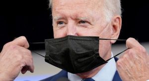 Read more about the article Biden está se sentindo bem, mas ainda testa positivo para Covid-19, diz médico