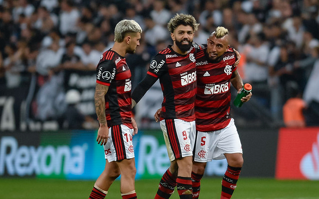 You are currently viewing Flamengo pode dar dupla felicidade à torcida em jogo contra o São Paulo