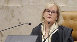 Read more about the article Rosa Weber envia à PGR pedido de investigação sobre Bolsonaro por ataque às urnas