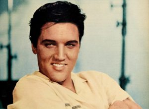 Read more about the article Elvis: novo filme aumenta interesse de guitarristas em aprender músicas do Rei do Rock