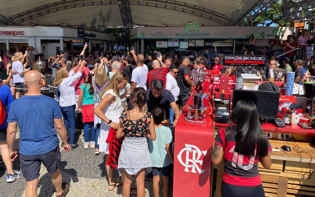 You are currently viewing Flamengo lota Urca para evento de divulgação da nova camisa 3