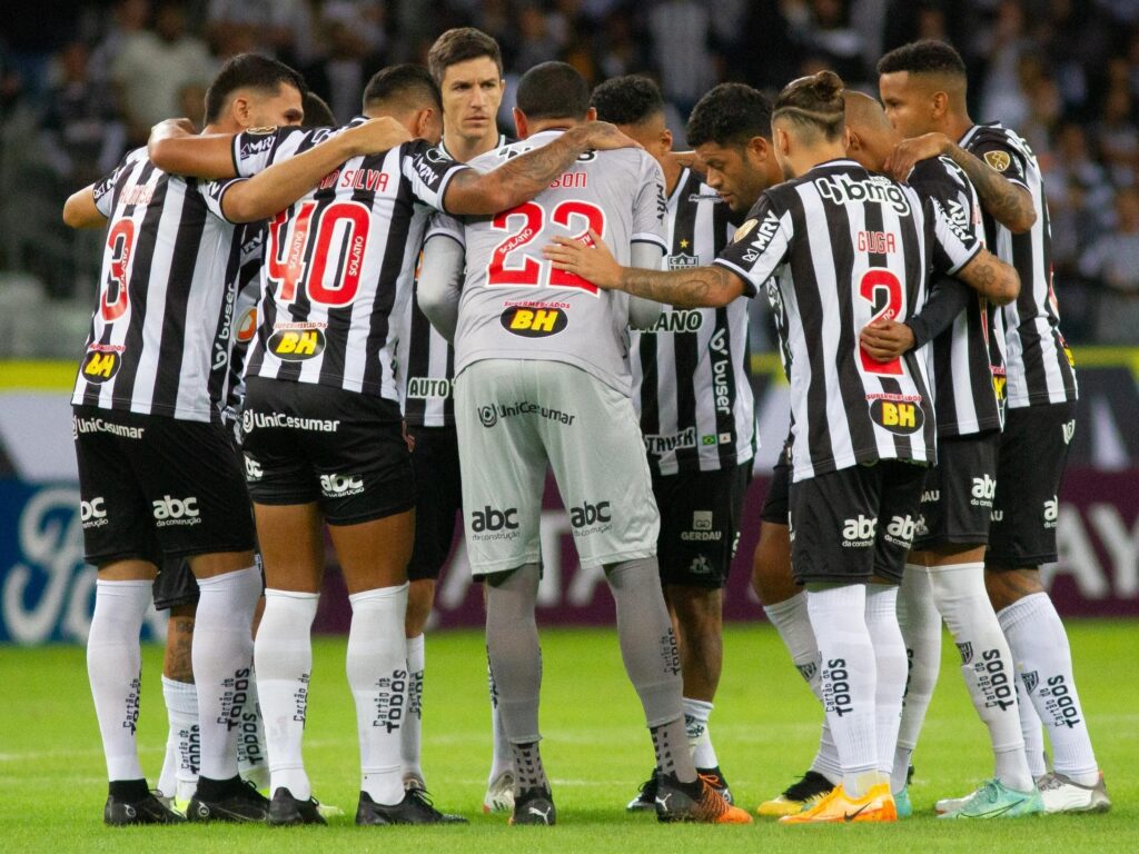 You are currently viewing Atlético-MG vence Coritiba nos últimos minutos de jogo e se aproxima do G4