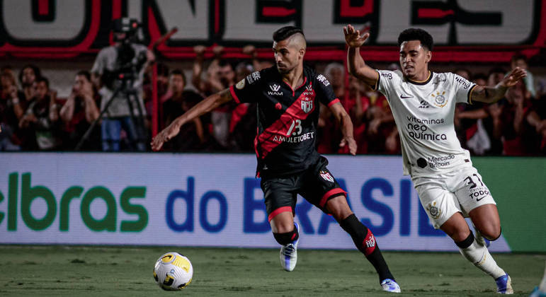 You are currently viewing Dois gols atrás, Corinthians busca classificação contra o Atlético-GO