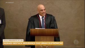 Read more about the article Novo presidente TSE, Alexandre de Moraes destaca eficiência e segurança das urnas eletrônicas