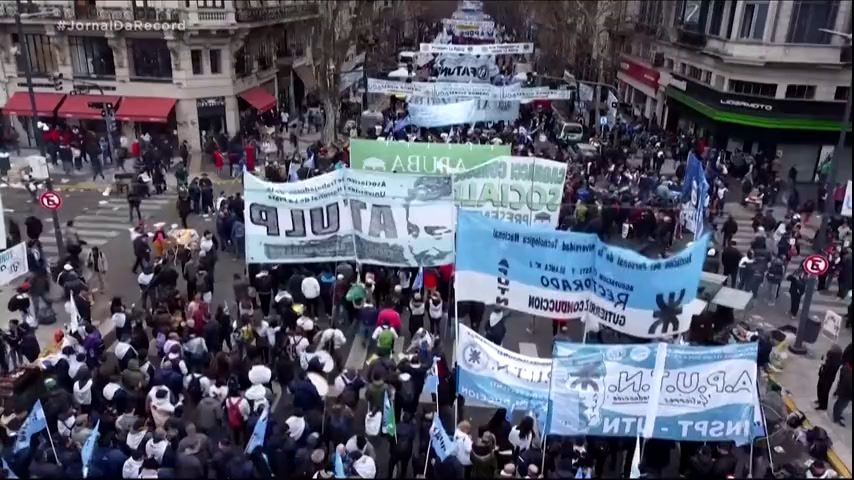 You are currently viewing Sindicatos argentinos protestam contra o governo pela primeira vez no mandato de Alberto Fernández