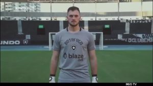 Read more about the article ‘Gosto de sair jogando com os pés’, diz novo goleiro do Botafogo