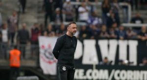 Read more about the article Após séries de maratonas, Vítor Pereira terá o que sempre quis no Corinthians