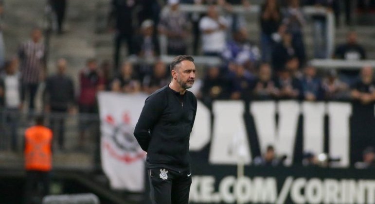 You are currently viewing Após séries de maratonas, Vítor Pereira terá o que sempre quis no Corinthians