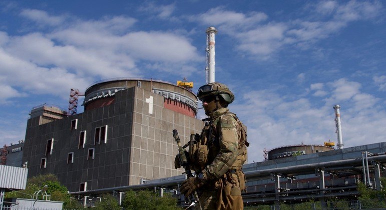 You are currently viewing Biden e Zelenski falam sobre situação da usina de Zaporizhzhia, zona de bombardeios constantes