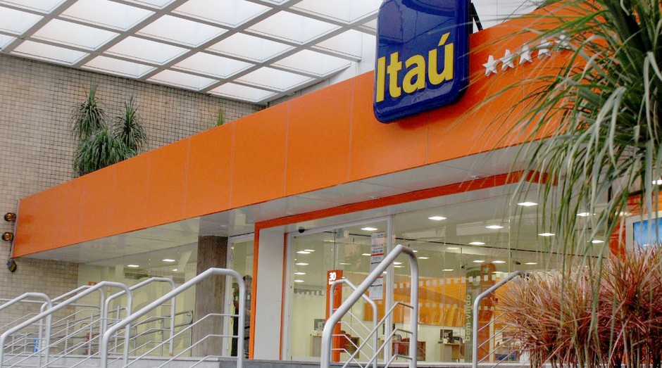 You are currently viewing Itaú (ITUB4) aprova programa de recompra de até 75 milhões de ações, com movimento de R$ 2 bilhões