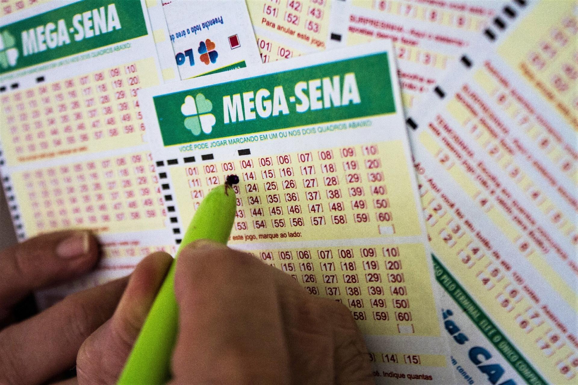 You are currently viewing Mega-Sena acumula e vai a R$ 18 milhões; quanto rende na poupança?